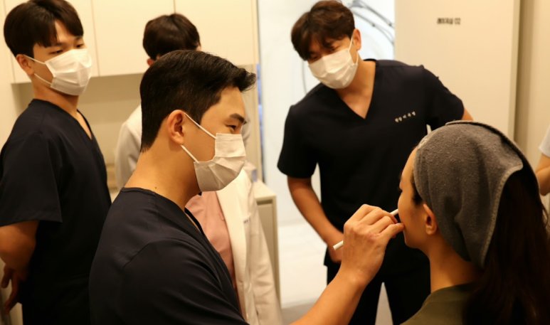 강남 자연스럽게 안티에이징 잘하는 피부과
